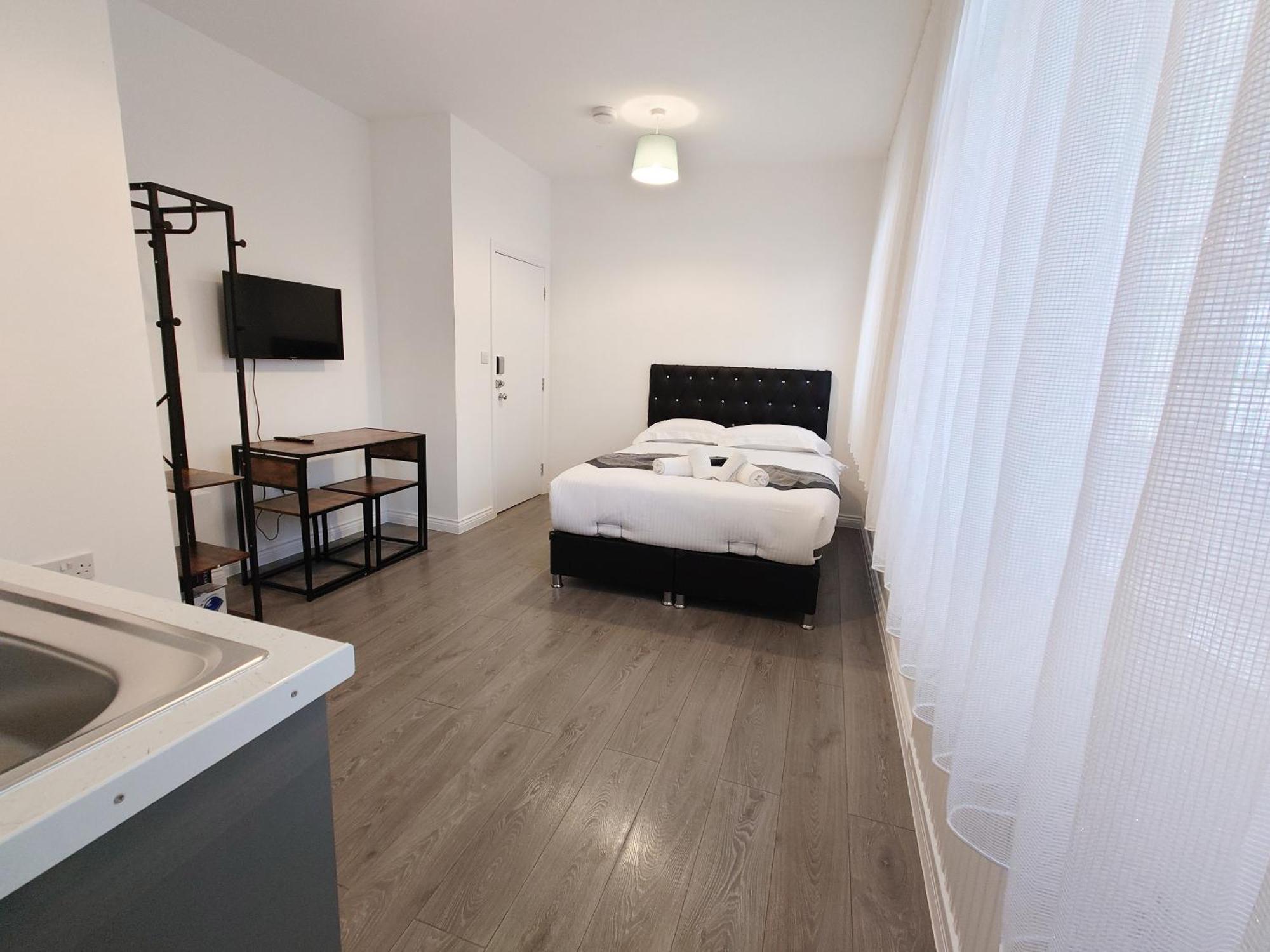 Centra Station Apartment London Exterior photo